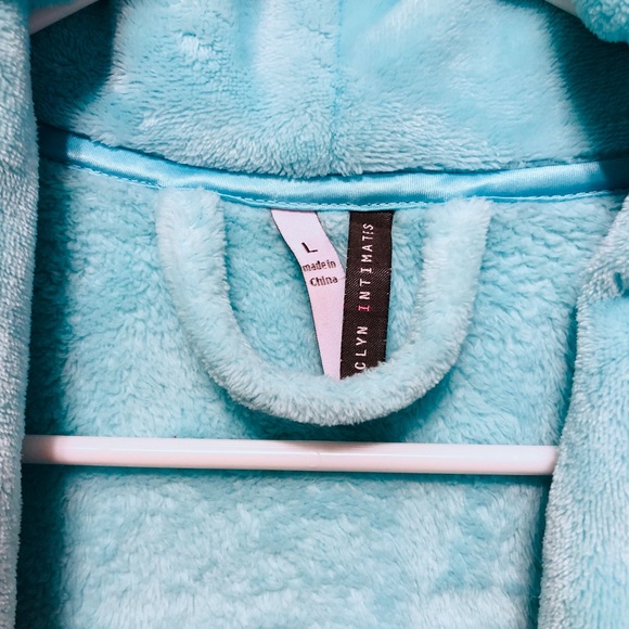 SOLD! Blue Robe - Picture 3 of 3